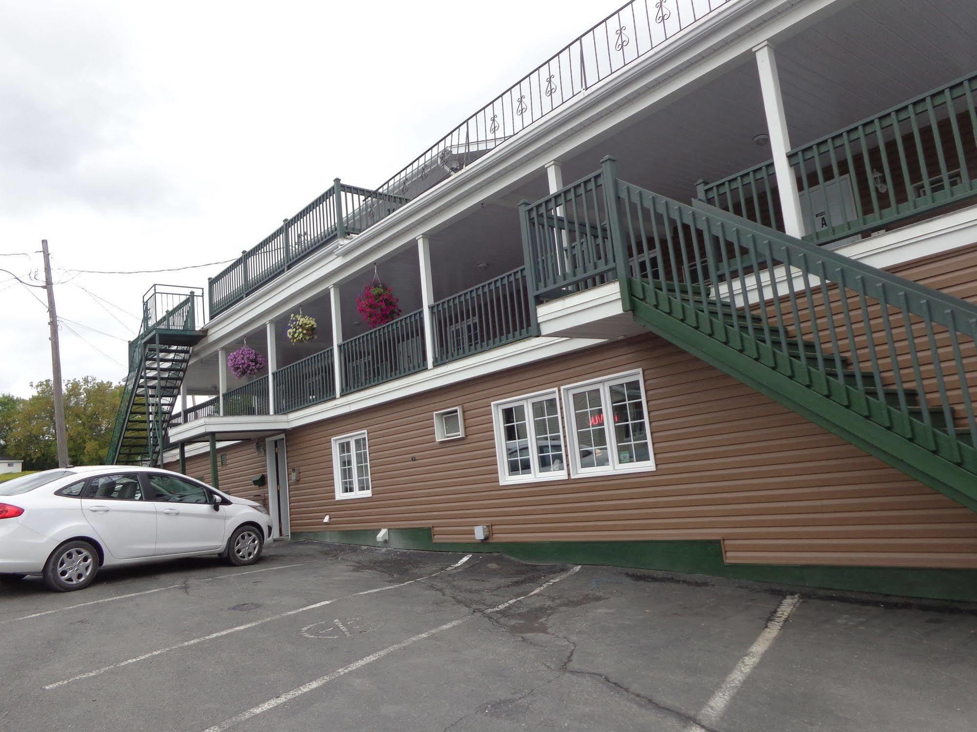 Happy Motel Edmundston Esterno foto