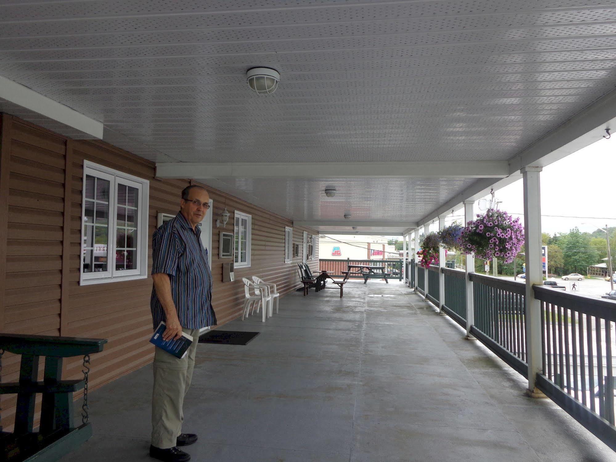 Happy Motel Edmundston Esterno foto